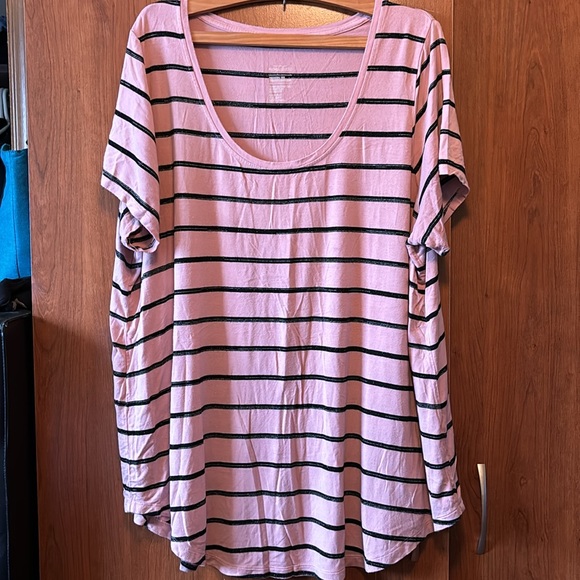 2 T-shirts - Picture 4 of 6